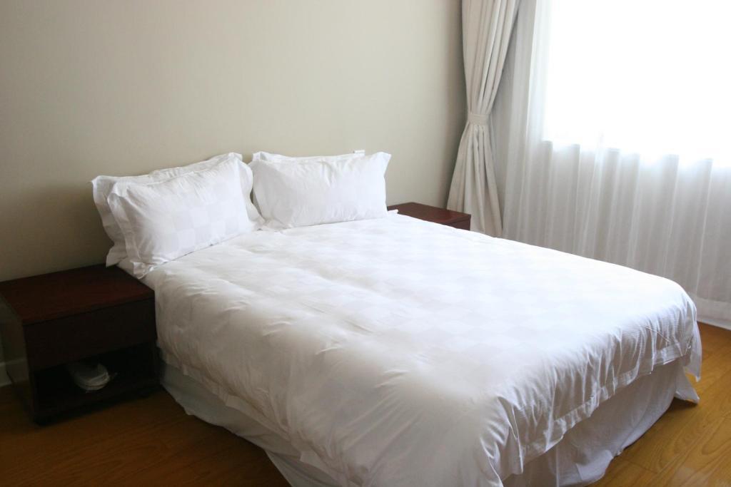 Huntington Terrace Hotel Shanghai Room photo